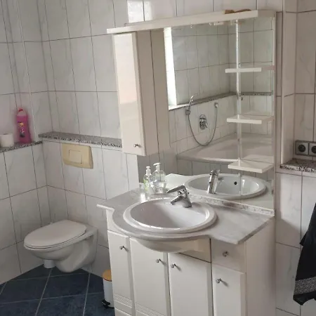 ゲストハウス Schlafzimmer 1 Mit Aussicht Ueber Weilstetten *