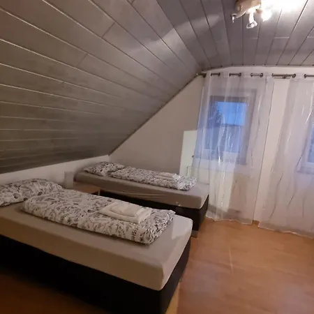 Schlafzimmer 1 Mit Aussicht Ueber Weilstetten ゲストハウス *