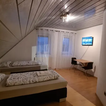 Schlafzimmer 1 Mit Aussicht Ueber Weilstetten