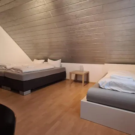 ゲストハウス Schlafzimmer 1 Mit Aussicht Ueber Weilstetten *